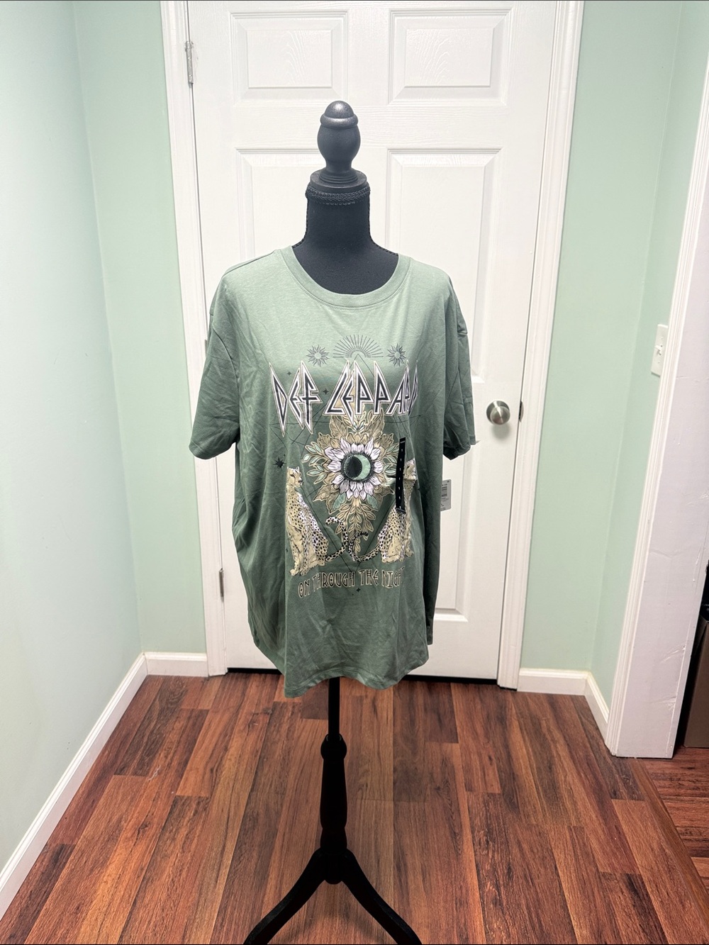 Def Leppard Olive Green Graphic Tee - Band Logo Short Sleeve